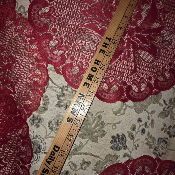 Red Lace Table Runner Set - Picture 6 of 9